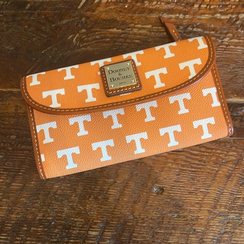 Dooney & Bourke Tennessee Vols wallet